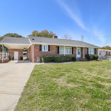 Spacious Home With Waterfront View-Welcome Pets Sneads Ferry Exterior photo