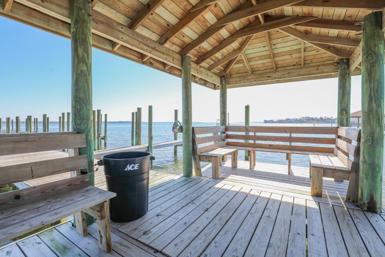 Spacious Home With Waterfront View-Welcome Pets Sneads Ferry Exterior photo