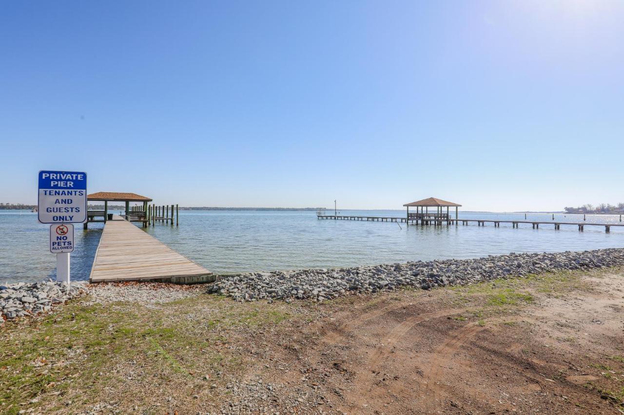 Spacious Home With Waterfront View-Welcome Pets Sneads Ferry Exterior photo