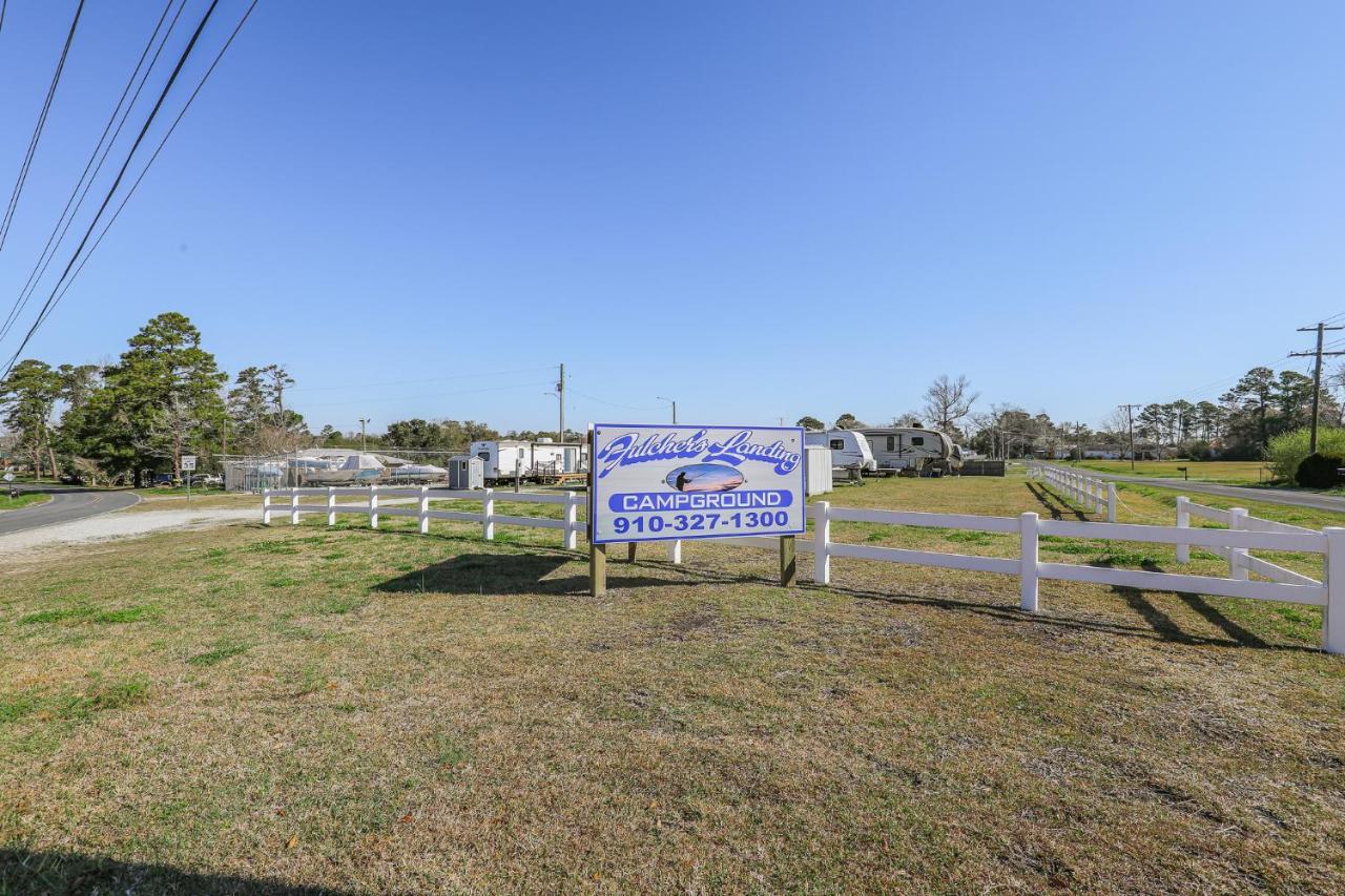 Spacious Home With Waterfront View-Welcome Pets Sneads Ferry Exterior photo